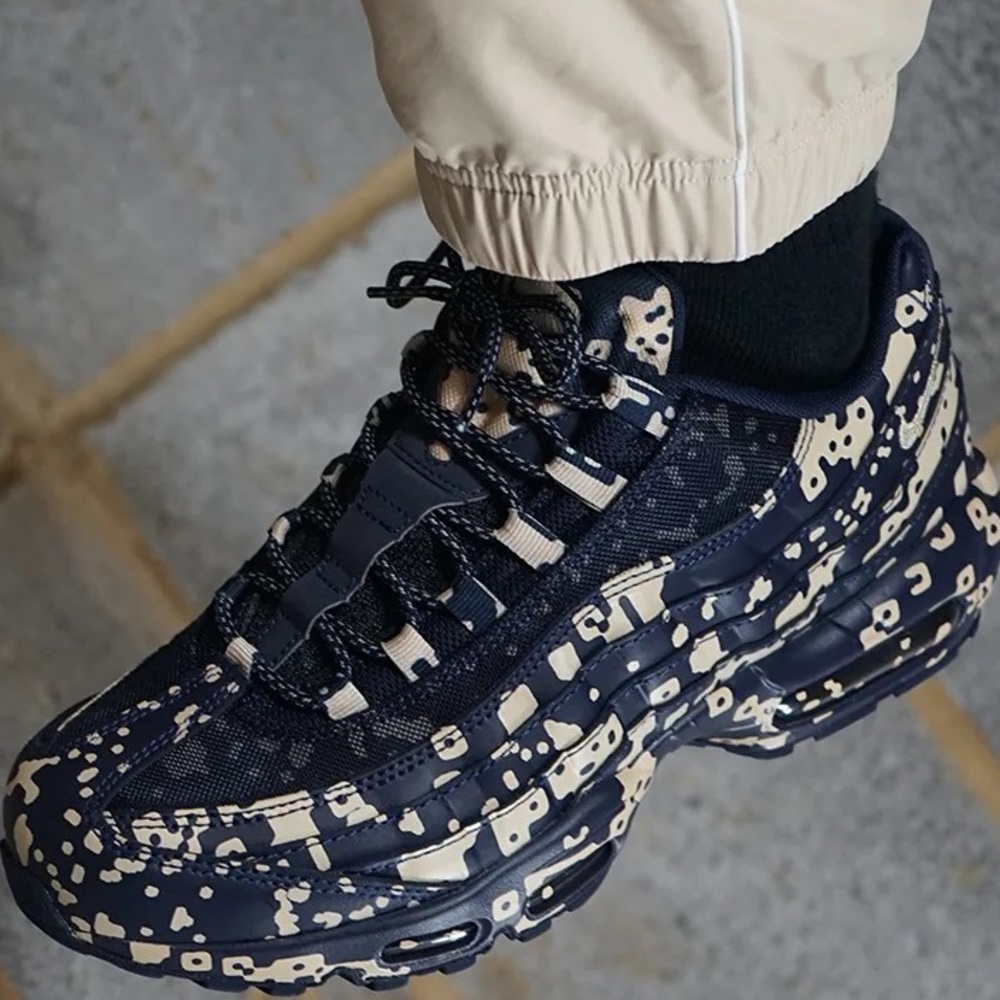 Nike Air Max 95 C.E - Picture 2 of 7